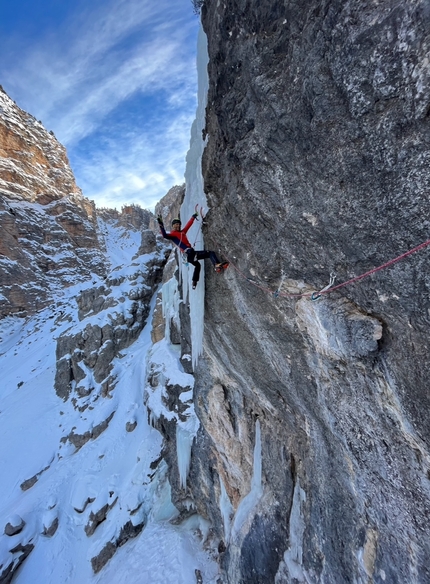 Bella Ramponella, Val dai Tamersc, Fanes, Dolomiti, Christoph Hainz, Simon Kehrer - L'apertura di Bella Ramponella in Val dal Sé (Val dai Tamersc, Fanes), Dolomiti (Christoph Hainz, Simon Kehrer 2023)