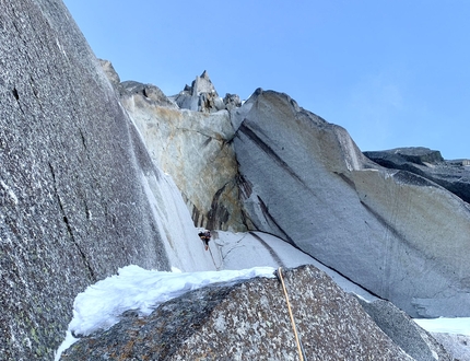 Sull'Aiguille des Pèlerins Tom Livingstone e Symon Welfringer aprono La Croisade