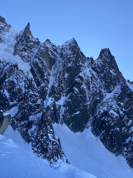 Aiguille des Pèlerins, Mont Blanc, Tom Livingstone, Symon Welfringer - La Croisade on Aiguille des Pèlerins (Tom Livingstone, Symon Welfringer)