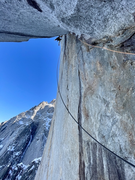 Aiguille des Pèlerins, Monte Bianco, Tom Livingstone, Symon Welfringer - La Croisade su Aiguille des Pèlerins (Tom Livingstone, Symon Welfringer)