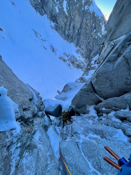 Aiguille de la Brenva, Nati Liberi, Niccolo Bruni, Gianluca Marra, Giovanni Ravizza - The first ascent of 'Nati Liberi' on Aiguille de la Brenva (Niccolò Bruni, Gianluca Marra, Giovanni Ravizza  06/03/2023)