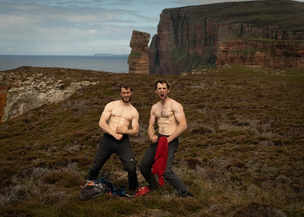 Watch Robbie Phillips & Alex Moore climb three Scottish seastacks in 24 hours
