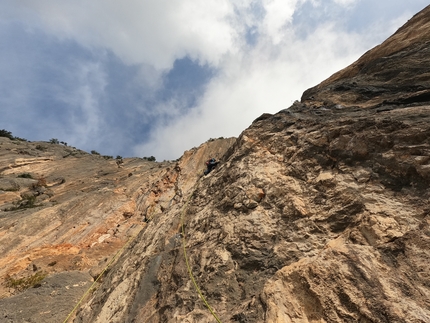 Arrampicata Sardegna: tre vie lunghe di Marco Pellegrini sulla Punta su Mulone, zona Baunei