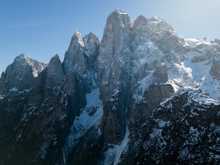 Riccardo Bee, Dolomiti - L'iconico profilo nord occidentale del Monte Agner, Pale di San Lucano, Dolomiti