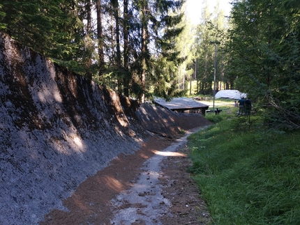 Pista da bob, Cortina d'Ampezzo, Dolomiti - La vecchia pista da bob di Cortina, luglio 2022. Costruita nel 1923, è stata ristrutturata più volte fino alla chiusura definitiva nel 2008