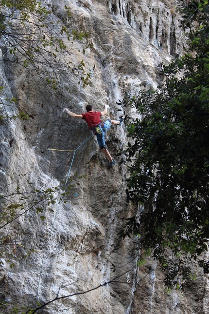 Stefano Carnati, Erebor, Arco - Stefano Carnati su Erebor (9b) all'Eremo di San Paolo di Arco
