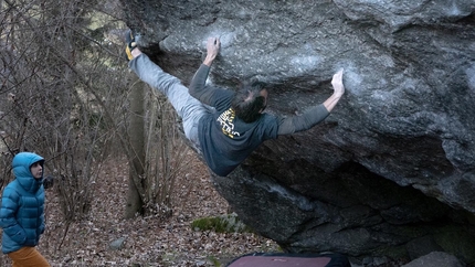 Melloblocco 2023, Val di Mello, Val Masino - Marco Bufalo sui boulder della Val di Mello