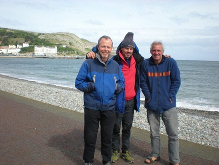 BMC International Summer Climbing Meet 2011 - con Pat a sin e Steve a ds a Llandudno.