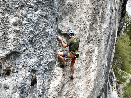 Climb and Clean, Matteo Della Bordella, Massimo Faletti - Matteo Della Bordella in arrampicata alla falesia Falesia di Paline El Belem