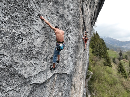 Climb and Clean, Matteo Della Bordella, Massimo Faletti - Matteo Della Bordella in arrampicata alla falesia Falesia di Paline El Belem