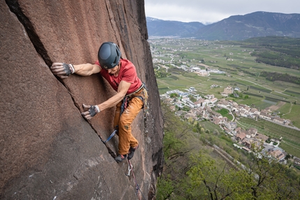 Michele Caminati tiptoes up Toewalker, small trad gem at Bozen