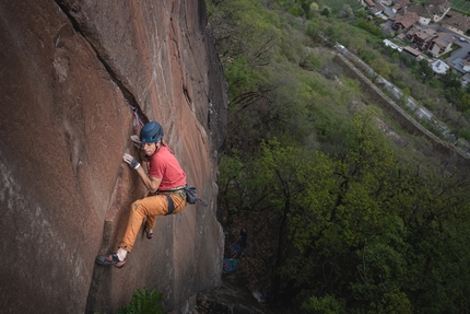 Michele Caminati, Toewalker, Bozen - Michele Caminati climbing his 'Toewalker' close to Bozen, South Tyrol, Italy