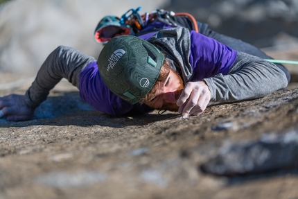 Siebe Vanhee, Dawn Wall, El Capitan, Yosemite - Siebe Vanhee on the tiny holds of the Dawn Wall on El Capitan in Yosemite, January 2022