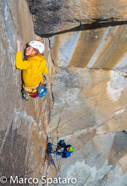 Valle Orco, Parete delle Aquile, Federica Mingolla, Matteo Sella - Federica Mingolla and Matteo Sella climbing 'E ti vengo a cercare', Parete delle Aquile, Valle dell'Orco