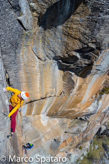 Valle Orco, Parete delle Aquile, Federica Mingolla, Matteo Sella - Federica Mingolla and Matteo Sella climbing 'E ti vengo a cercare', Parete delle Aquile, Valle dell'Orco