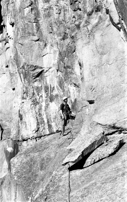 Valle Orco, Parete delle Aquile - Isidoro Meneghin at the belay of via Incompiuta, Parete delle Aquile, Valle dell'Orco, 1979