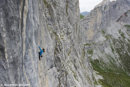 Nina Caprez - Nina Caprez and the first female ascent of Silbergeier, Rätikon, Switzerland