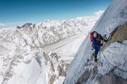 Meru, India, Simon Gietl, Mathieu Maynadier, Roger Schäli  - Simon Gietl, Mathieu Maynadier, Roger Schäli climbing Meru in India via their 'Goldfish' 800m, M6+ A1).