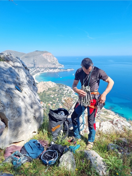 Chiacchiere e distintivo, Monte Pellegrino, Sicilia, Matteo Giglio - Chiacchiere e distintivo (Monte Pellegrino, Sicilia)