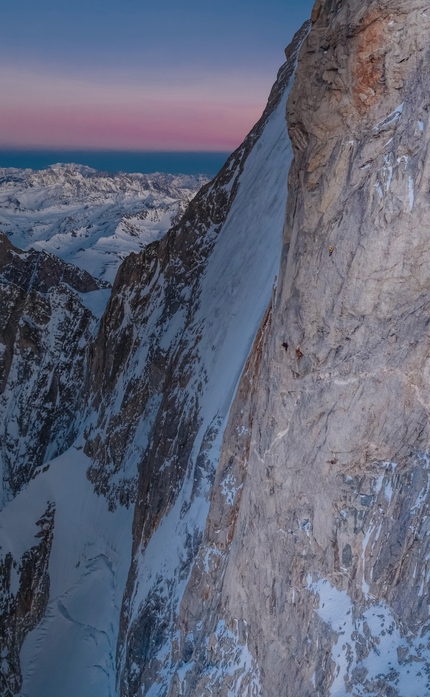 Grandes Jorasses, Direttissima, Pointe Walker, Charles Dubouloz, Clovis Paulin, Symon Welfringer  - Charles Dubouloz, Clovis Paulin & Symon Welfringer climbing the Direttissima on Pointe Walker of the Grande Jorasses (09-13/02/2023)