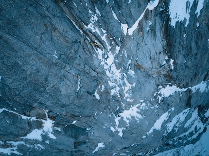 Grandes Jorasses, Direttissima, Pointe Walker, Charles Dubouloz, Clovis Paulin, Symon Welfringer  - Charles Dubouloz, Clovis Paulin & Symon Welfringer climbing the Direttissima on Pointe Walker of the Grande Jorasses (09-13/02/2023)