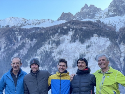 Grandes Jorasses, Direttissima, Pointe Walker, Charles Dubouloz, Clovis Paulin, Symon Welfringer  - Hervé Bouvard, Clovis Paulin, Symon Welfringer, Charles Dubouloz, Patrick Gabarrou the day after the Direttissima on the Grandes Jorasses
