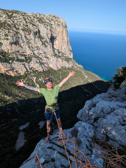 Punta Argennas, Sardinia, Mathias Mandi, Klaas Willems - Klaas Willems making the first ascent of 'I Ribelli Della Montagna' on Punta Argennas in Sardinia