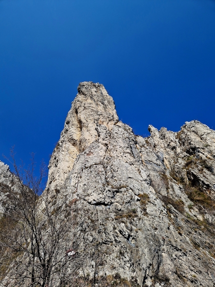 Torrione Quattordio, Monte Moregallo, Monti lariani, Osa di più, Cristian Candiotto - L'apertura di 'Osa di più' al Torrione Quattordio (Monte Moregallo, Monti lariani)