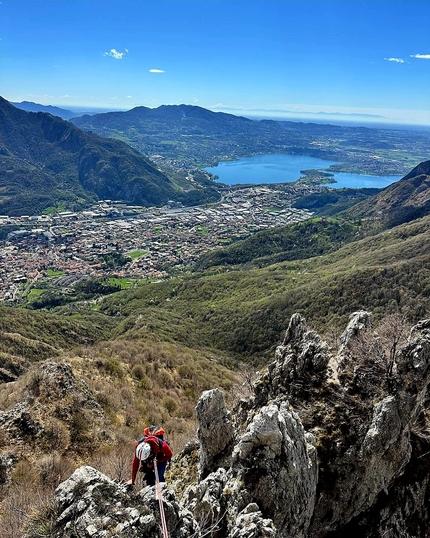 Torrione Quattordio, Monte Moregallo, Monti lariani, Osa di più, Cristian Candiotto - L'apertura di 'Osa di più' al Torrione Quattordio (Monte Moregallo, Monti lariani)