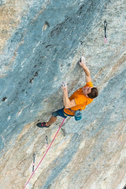 Seb Bouin climbs Bibliographie (9b+) at Céüse