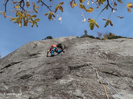 Picikum, Val di Mello, Eraldo Meraldi, Isacco Sala - Isacco Sala sul quinto tiro della via Picikum in Val di Mello