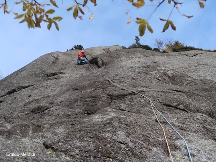 Picikum, Val di Mello, Eraldo Meraldi, Isacco Sala - Isacco Sala sul quinto tiro della via Picikum in Val di Mello