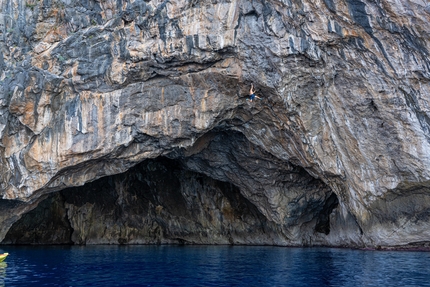 Deep Water Solo Rhapsody di Chris Sharma a Maiorca