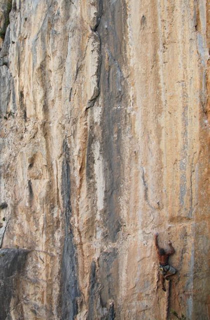 Accabadora - Gutturu Cardaxius - Sardegna - Manolo su Accabadora 8a/b