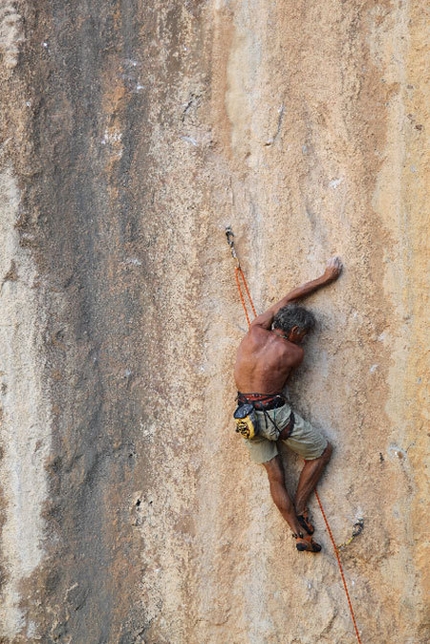 Accabadora - Gutturu Cardaxius - Sardegna - Manolo su Accabadora 8a/b