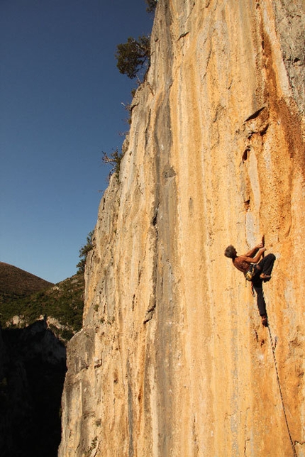 Accabadora - Gutturu Cardaxius - Sardegna - Manolo su Gechiovia 8a+