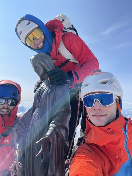 Dent du Géant, Monte Bianco, Kilian Moni, Mathis Garayt, Arthur Poindefert - Mathis Garayt, Kilian Moni e Arthur Poindefert durante la prima ripetizione di Coeur de Géant sulla parete NO del Dente del Gigante, massiccio del Monte Bianco il 17/06/2023