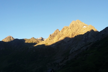 Sentiero delle Orobie - Sentiero delle Orobie: Pizzo Recastello visto dal Rifugio Curò