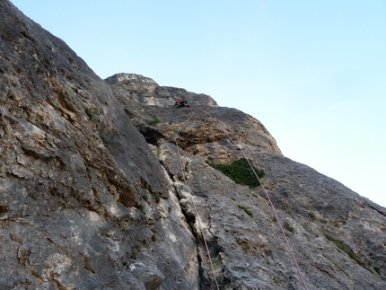Sympathy for the Devil, Torre Costanza, Grigna Meridionale, Saverio De Toffol, Jorge Leonel Palacios - Sul primo tiro di Sympathy for the Devil alla Torre Costanza in Grignetta (Saverio De Toffol, Jorge Leonel Palacios 2022