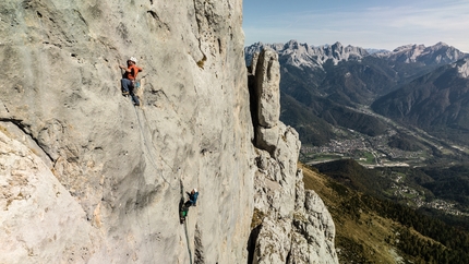 Spiz d’Agner, Dolomiti, Barbari nel TAO, Nicolò Geremia, Mirco Grasso - Nicolo Geremia e Mirco Grasso in apertura su Barbari nel TAO, Spiz d’Agner, Dolomiti 