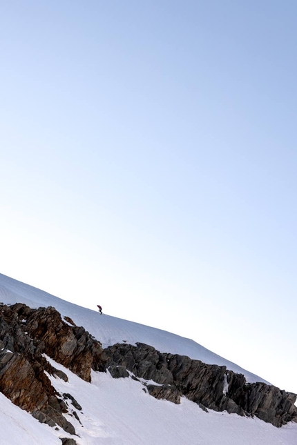 Nadir Maguet, Grandes Jorasses - Nadir Maguet durante la salita in velocità della via normale delle Grandes Jorasses lunedì 10 luglio 2023