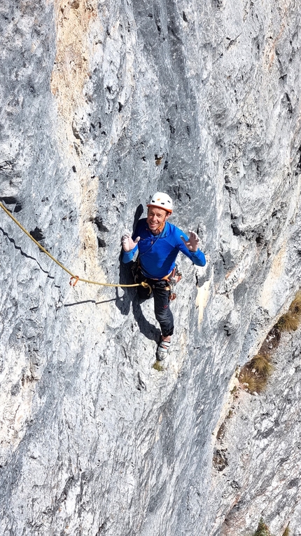 Cima Cee, Val di Tovel, Brenta Dolomites, Luca Giupponi, Rolando Larcher - Recessione Globale on Cima Cee in the Brenta Dolomites: Luca Giupponi redpointing pitch 6