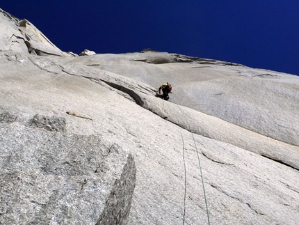 'Osa, ma non troppo', Cerro Cota 2000 (Paine, Patagonia) - Elio Orlandi, Michele Cagol, Fabio Leoni, Rolando Larcher
