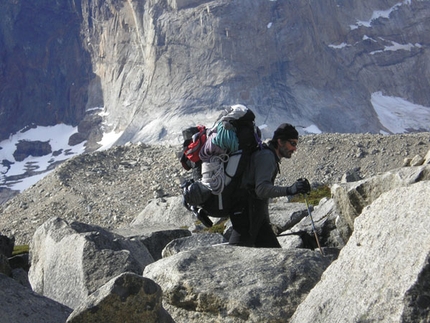 I 40 ruggenti e 'Osa, ma non troppo', Cerro Cota 2000 (Paine, Patagonia) - Fabio Leoni sull'undicesimo tiro (Elio Orlandi, Michele Cagol, Fabio Leoni, Rolando Larcher)