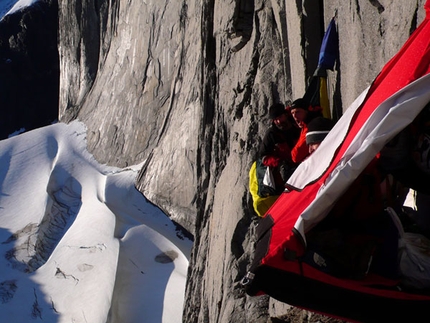 I 40 ruggenti e 'Osa, ma non troppo', Cerro Cota 2000 (Paine, Patagonia) - Tracciato (Elio Orlandi, Michele Cagol, Fabio Leoni, Rolando Larcher)