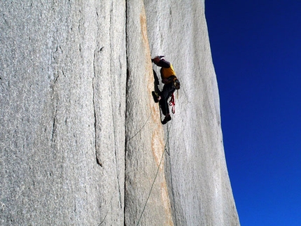 I 40 ruggenti e 'Osa, ma non troppo', Cerro Cota 2000 (Paine, Patagonia) - Elio Orlandi, Michele Cagol, Fabio Leoni, Rolando Larcher