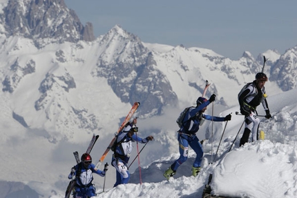 XIII Tour du Rutor: sci alpinismo da grande corsa - 9/04/2007 Arvier, Val d’Aosta: il podio del XIII Tour du Rutor va agli atleti dell’esercito della Scuola Militare Alpina che confermano la loro grande tradizione nella classica gara dello sci alpinismo valdostano.