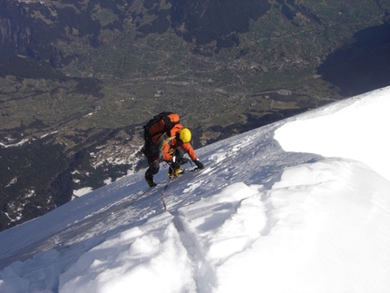 Christophe Profit 10 times the Eiger North Face as mountain guide - On 09/04/07 Christophe Profit, one of the most important mountaineers of all times, climbed the North Face of the Eiger for the tenth time with a client.