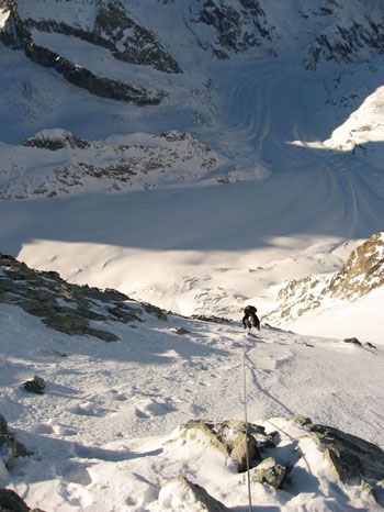 Miha Valic and the 82 4000m peaks in the Alps in 102 days - From 27/12/2006 to 7/04/2007 the Slovenian Mountain Guide Miha Valic climbed all 82 peaks over 4000m high catalogued in the UIAA list.