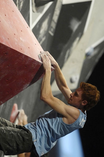 Bouldering World Cup 2007: Fischhuber and Shalagina win in Hall - On 28/04/2007 Kilian Fischhuber from Austria and Olga Shalagina from the Ukraine won the third stage of the  IFSC Bouldering World Cup 2007.